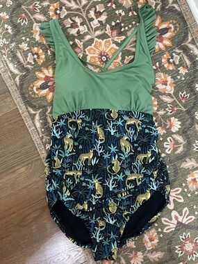RuffleButts NWOT WOMENS Size Large one piece Swimsuit